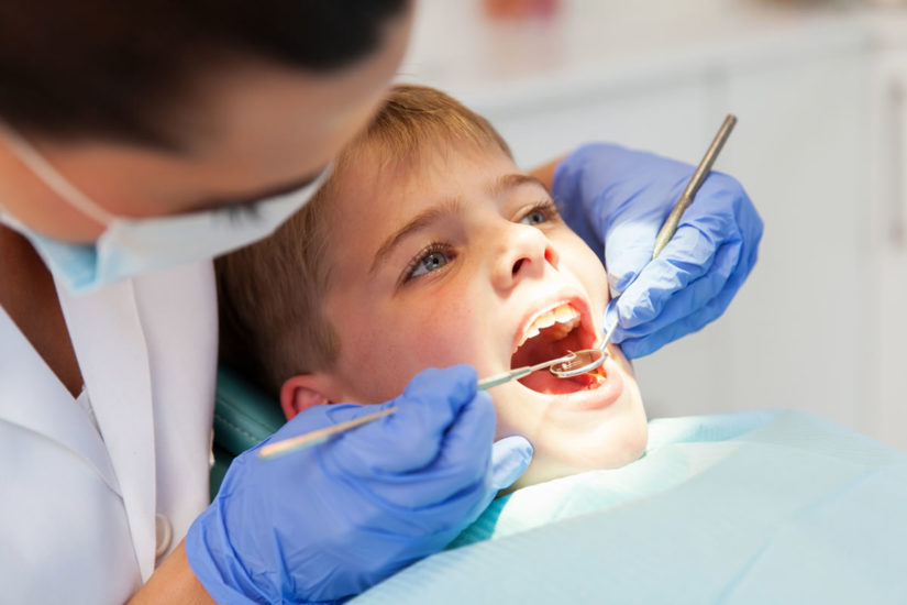 ¿Qué es la anquilosis dental?