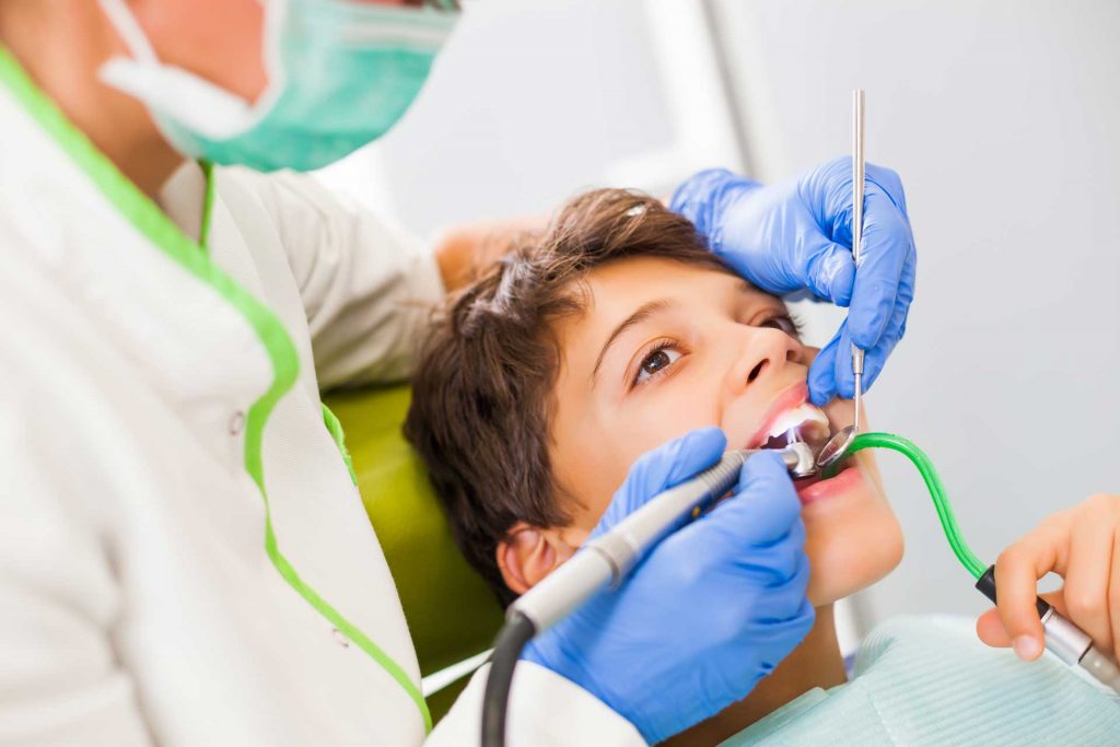 Dentistas infantiles: diferencias entre odontopediatra y odontólogo