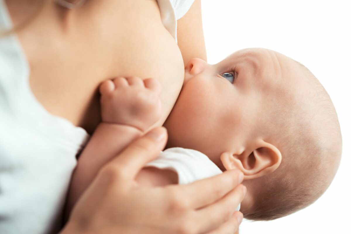 Lactancia materna y salud oral infantil.